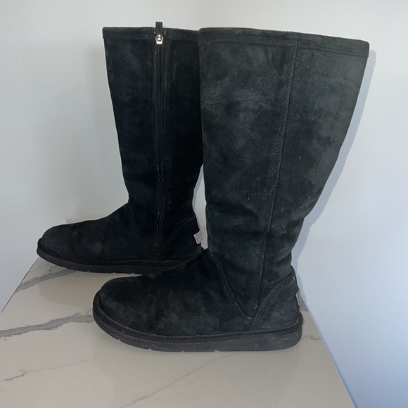 Women’s Ugg Boots - Picture 3 of 7